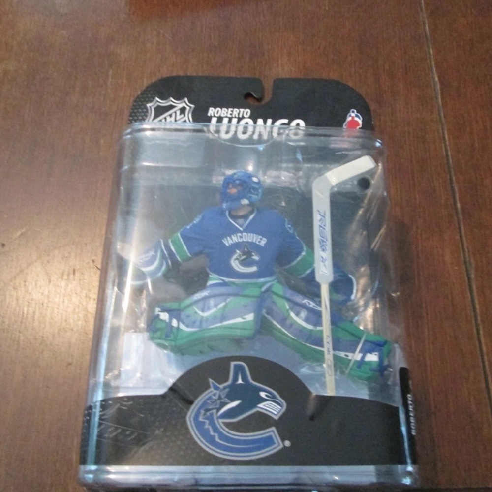 Vancouver Canucks Robert Luongo Goalie Figure